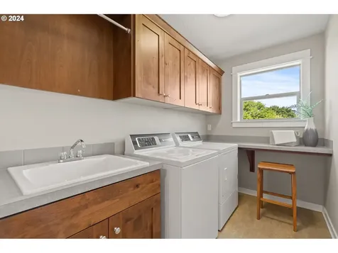 331 S Vermont Street Portland OR 97219