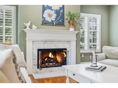 1906 NW Yorkshire Lane Portland OR 97229