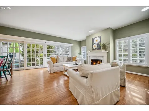 1906 NW Yorkshire Lane Portland OR 97229