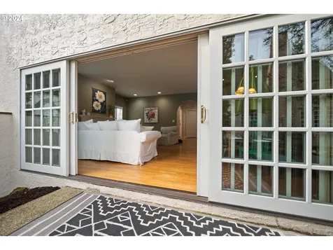1906 NW Yorkshire Lane Portland OR 97229