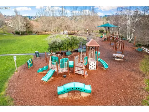 1906 NW Yorkshire Lane Portland OR 97229