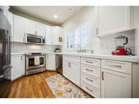 1906 NW Yorkshire Lane Portland OR 97229
