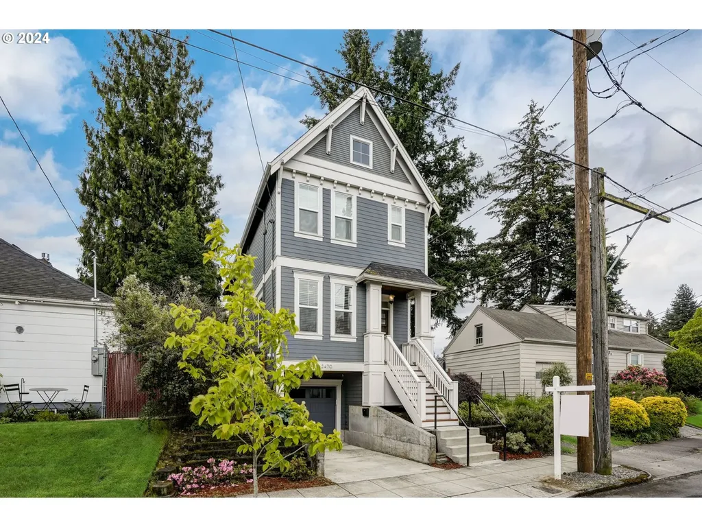 2470 Ne Highland Street Portland OR 97211