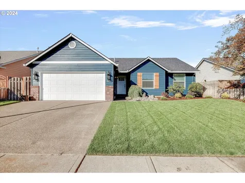 2795 Roanoke Street Woodburn OR 97071