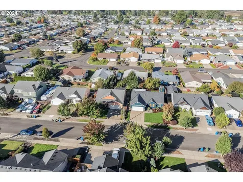 2795 Roanoke Street Woodburn OR 97071