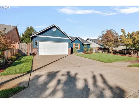 2795 Roanoke Street Woodburn OR 97071