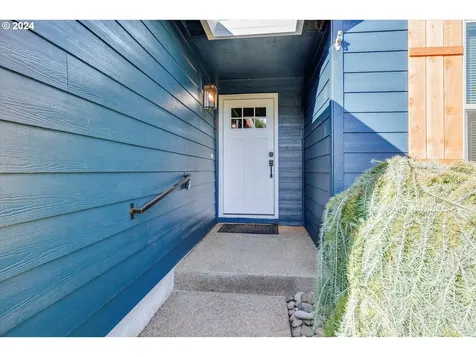2795 Roanoke Street Woodburn OR 97071