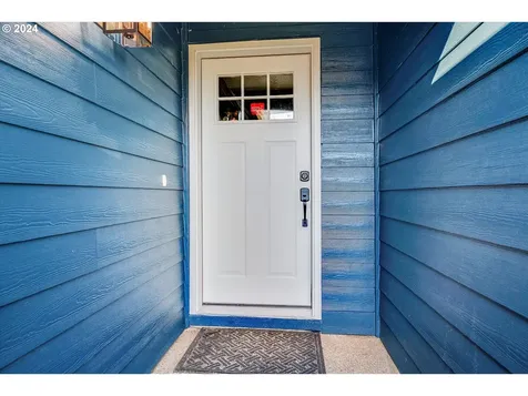 2795 Roanoke Street Woodburn OR 97071