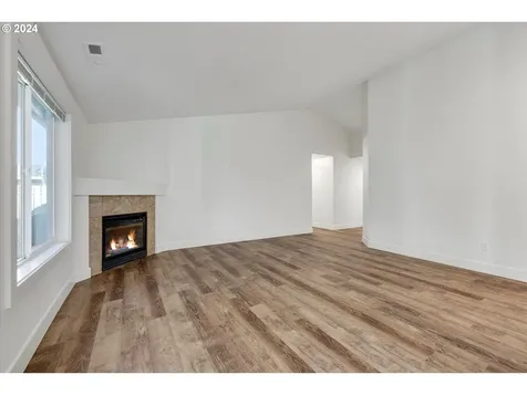 2795 Roanoke Street Woodburn OR 97071