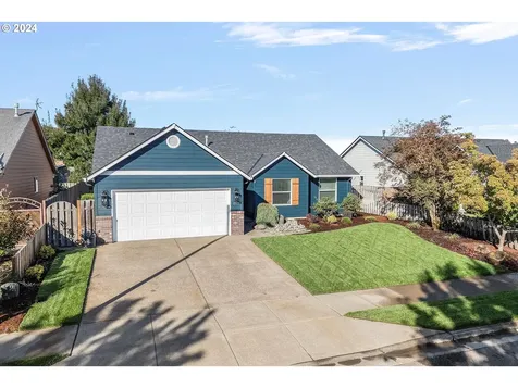 2795 Roanoke Street Woodburn OR 97071