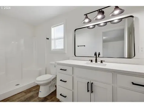 2795 Roanoke Street Woodburn OR 97071