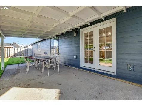 2795 Roanoke Street Woodburn OR 97071
