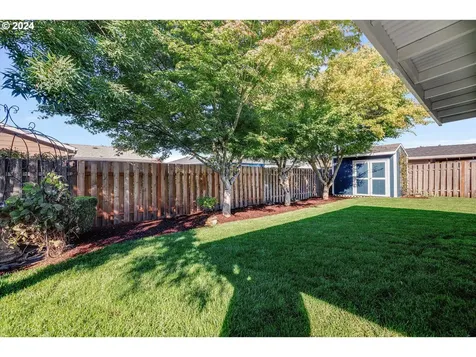 2795 Roanoke Street Woodburn OR 97071