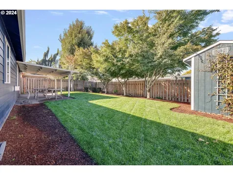 2795 Roanoke Street Woodburn OR 97071