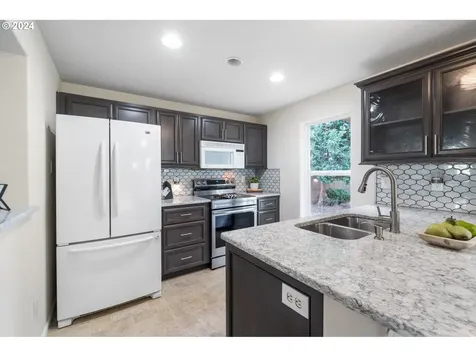 3032 SE Tumblestone Drive Hillsboro OR 97123