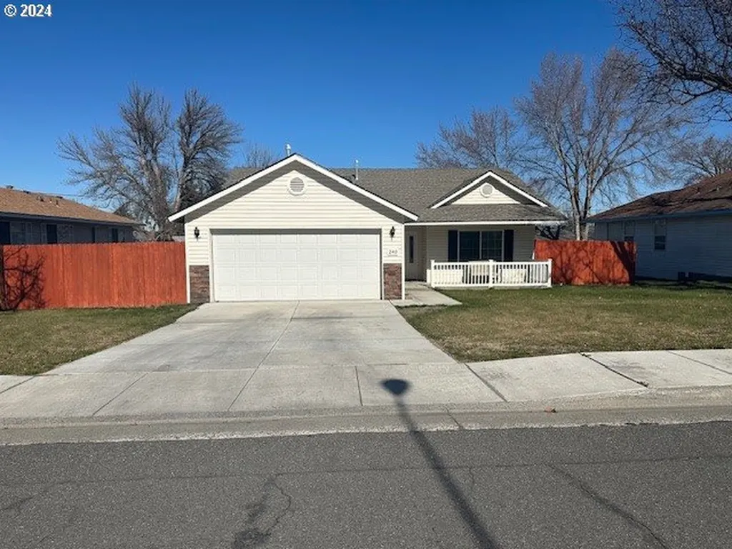 240 W Moore Avenue Hermiston OR 97838