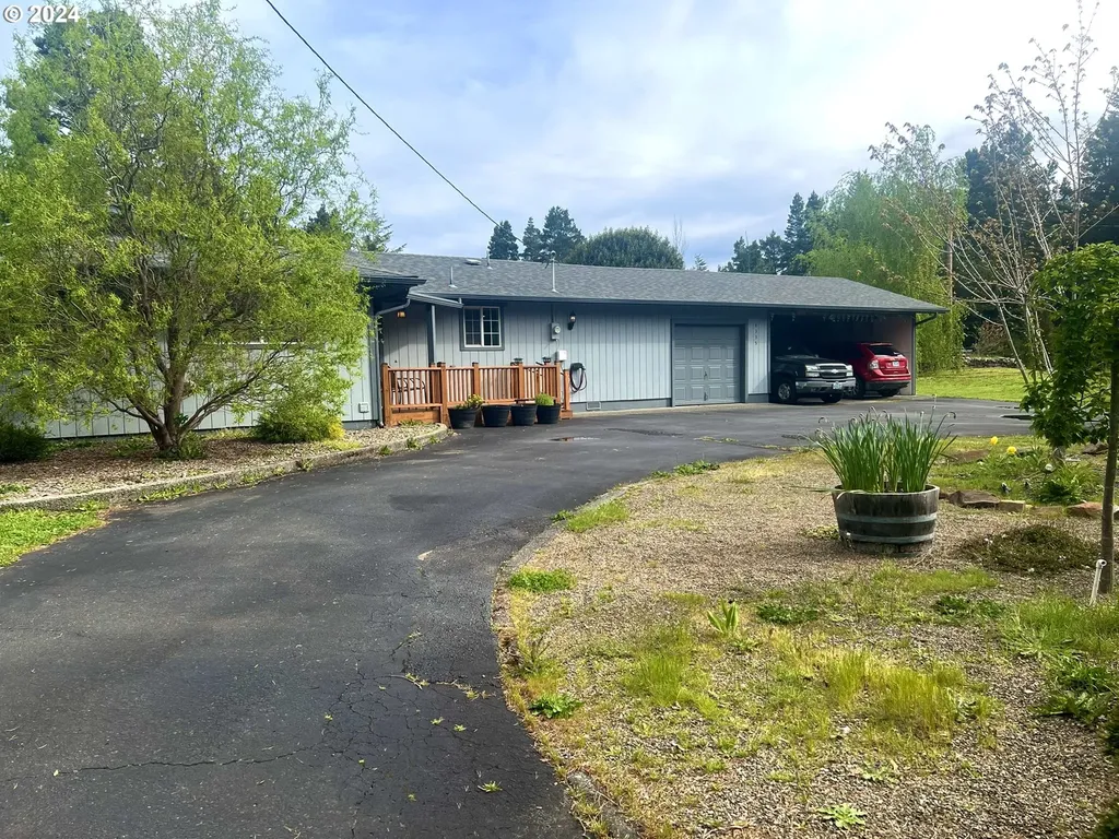 4335 Spruce Street Florence OR 97439
