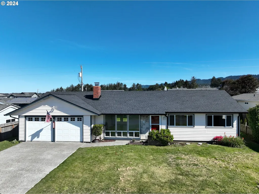 1226 Iris Street Brookings OR 97415