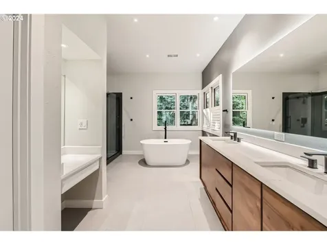 16610 Woodsman Court Lake Oswego OR 97034