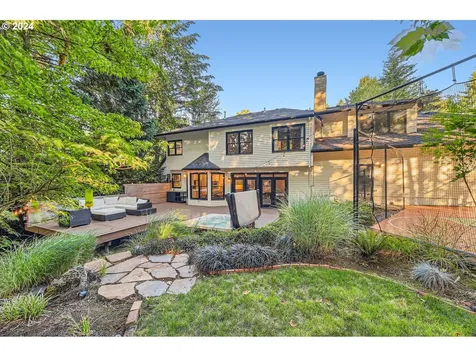 16610 Woodsman Court Lake Oswego OR 97034