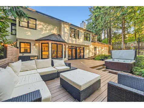 16610 Woodsman Court Lake Oswego OR 97034
