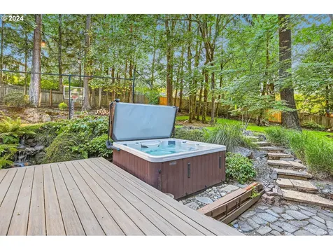 16610 Woodsman Court Lake Oswego OR 97034