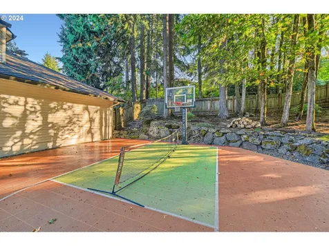 16610 Woodsman Court Lake Oswego OR 97034
