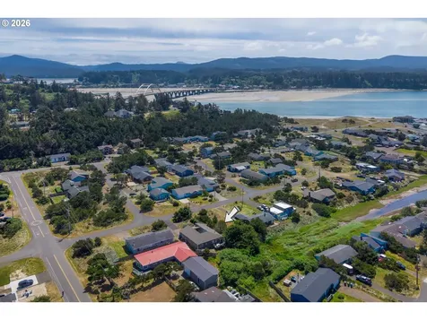 1306 NW Parker Avenue Waldport OR 97394