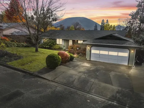 1045 NE Pepperwood Drive Grants Pass OR 97526