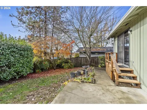 1045 NE Pepperwood Drive Grants Pass OR 97526