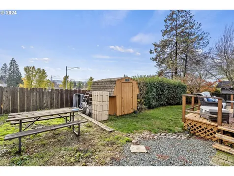 1045 NE Pepperwood Drive Grants Pass OR 97526
