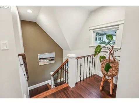 4815 SE Taylor Street Portland OR 97215