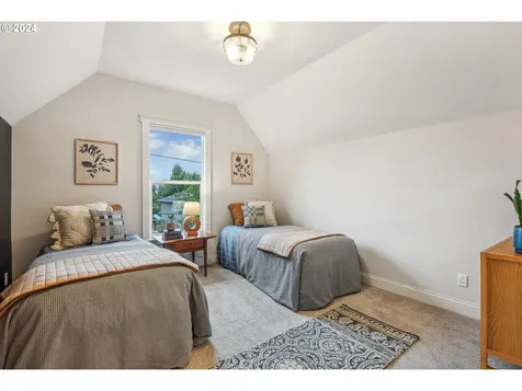4815 SE Taylor Street Portland OR 97215
