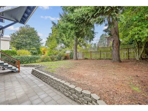 4815 SE Taylor Street Portland OR 97215