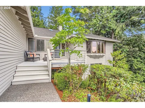 2604 Sw 64th Place Portland OR 97225