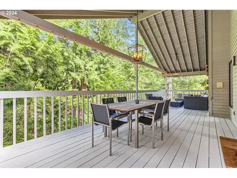2604 Sw 64th Place Portland OR 97225