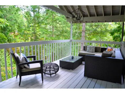 2604 Sw 64th Place Portland OR 97225