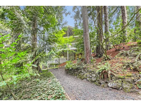 2604 Sw 64th Place Portland OR 97225