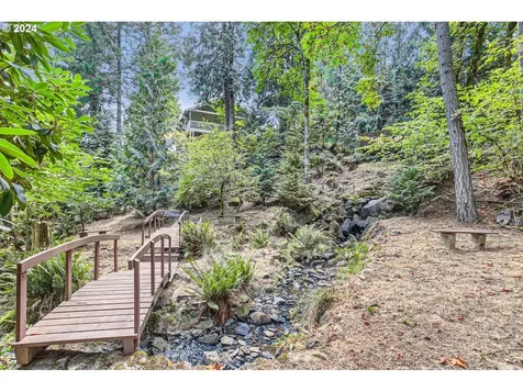 2604 Sw 64th Place Portland OR 97225