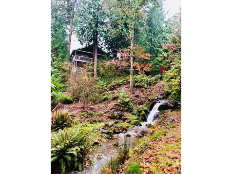 2604 Sw 64th Place Portland OR 97225