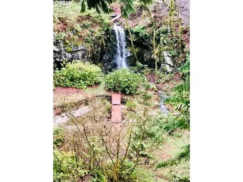 2604 Sw 64th Place Portland OR 97225