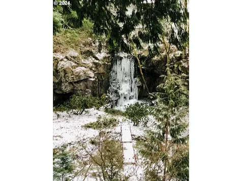 2604 Sw 64th Place Portland OR 97225