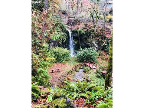 2604 Sw 64th Place Portland OR 97225