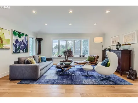 2604 Sw 64th Place Portland OR 97225