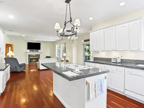 1847 N Teakwood Circle Canby OR 97013