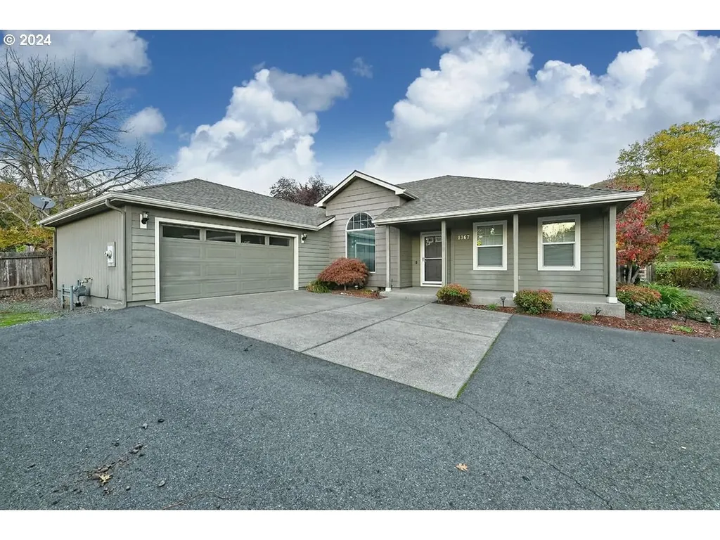 1367 Ne Evans Street Grants Pass OR 97526