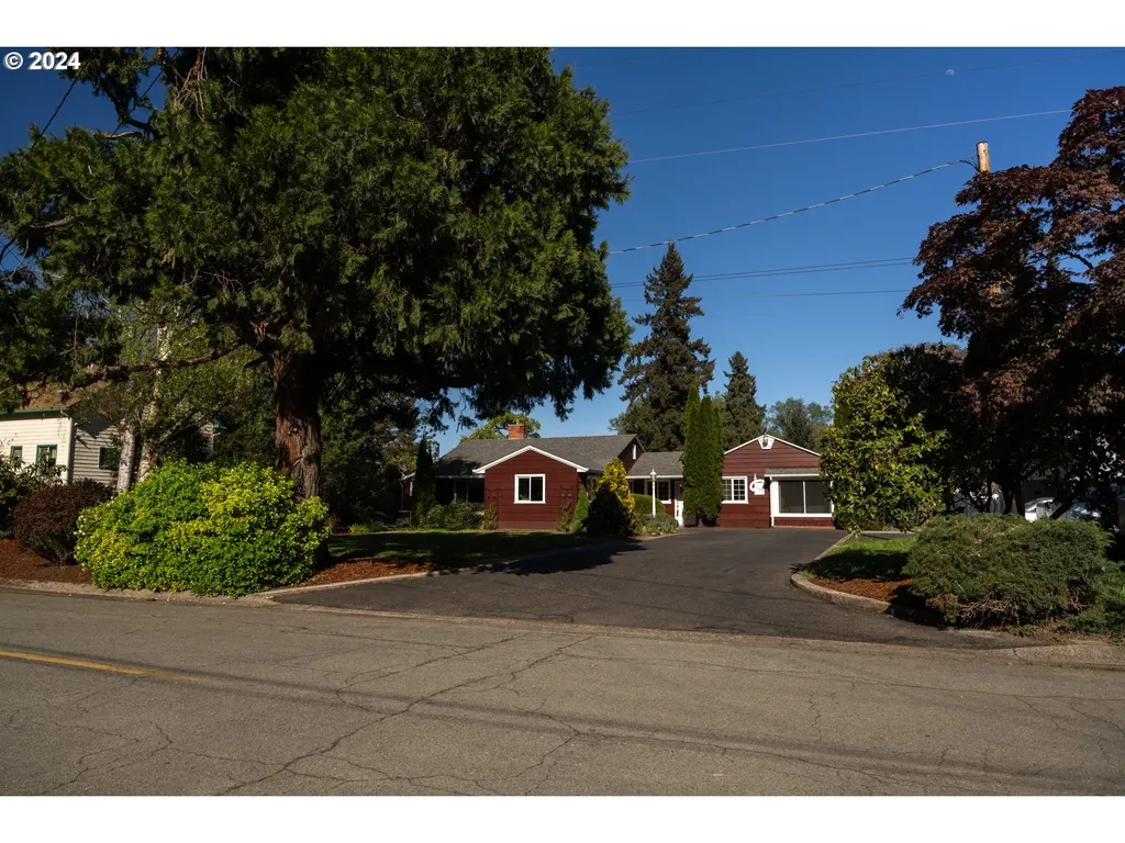 1493 Kendall Street Roseburg OR 97471
