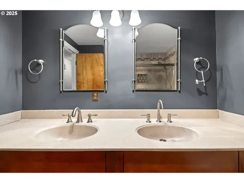 18021 Tualata Avenue Lake Oswego OR 97035