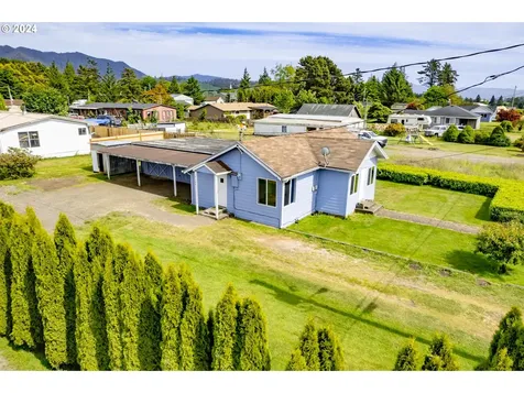 7185 Vaughn Road Tillamook OR 97141