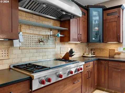 92068 Drucker Place Astoria OR 97103